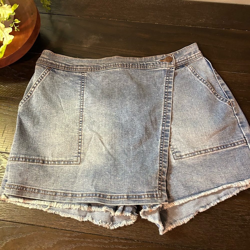 Women’s Denim skort Jessica Simpson 8/29 NWOT